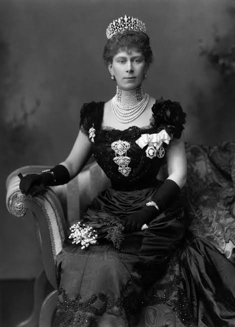 Princess Mary of Teck, Queen Mary