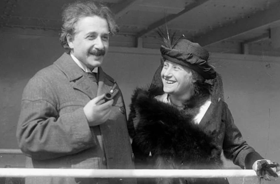 Elsa Einstein and albert einstein